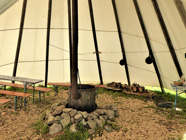 Alpentipi Feuerstelle Turtmanntal